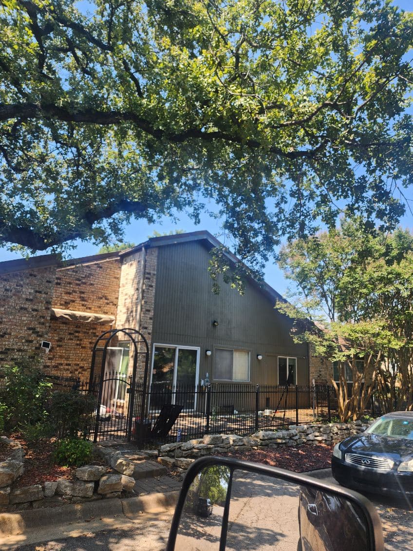 Gallery photos for Expert Tree Trimming for Safer Homes in Fort Worth: Image #2